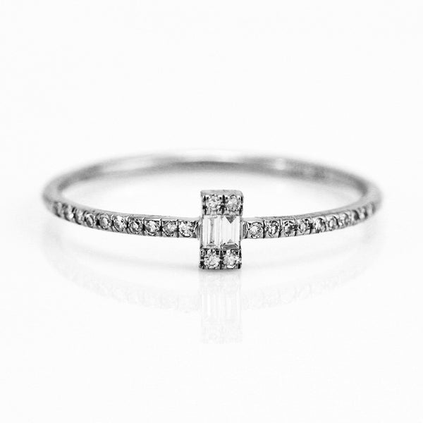 0.11ct Baguette & Round Diamonds in 14K Gold Solitaire Ring